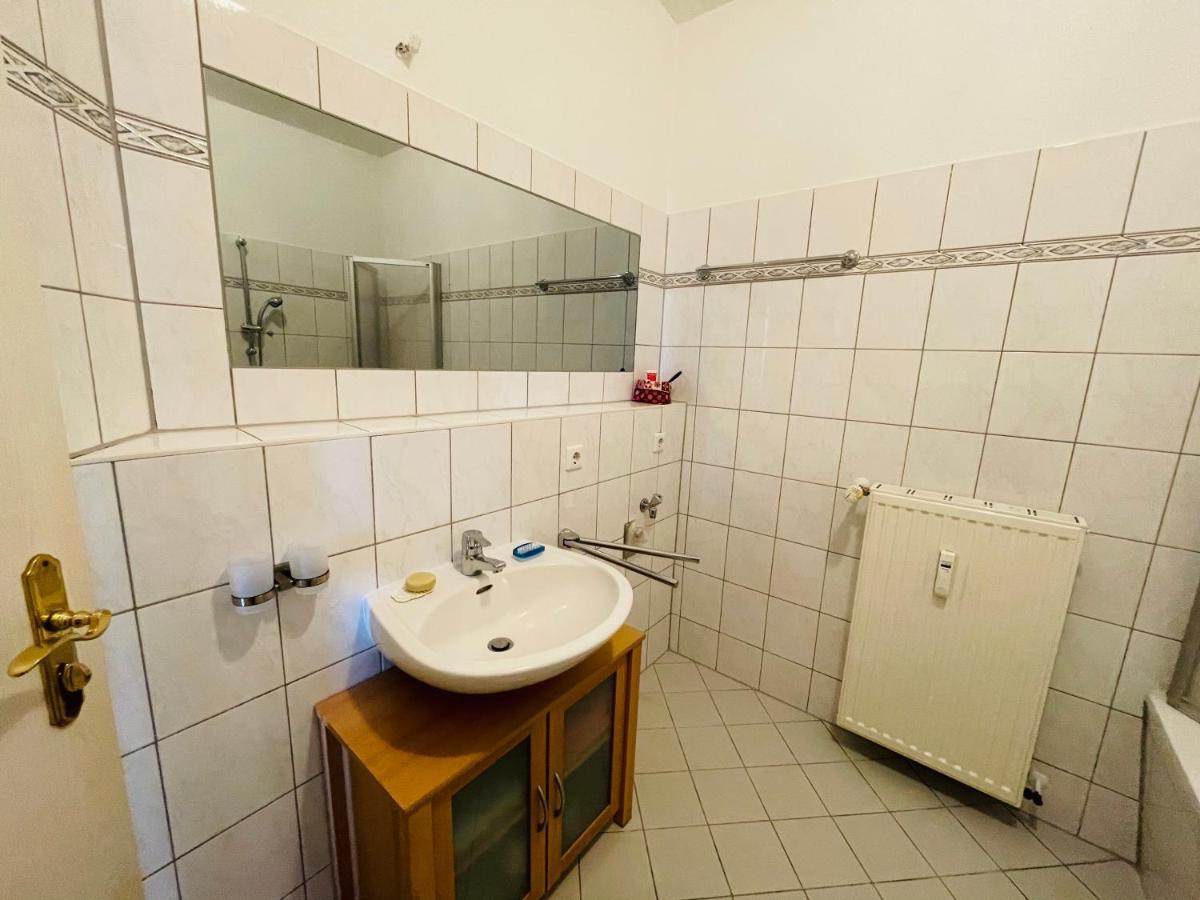 Lichtdurchflutete schicke Ferienwohnung in Zwickau Exterior foto